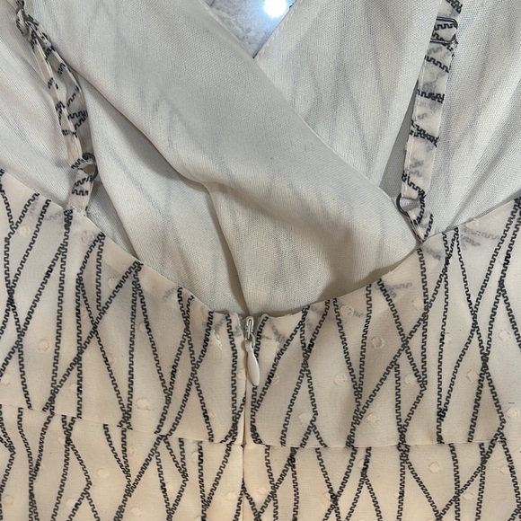 She + Sky dress white sheer lines Spagetti adjustable strap new never worn - Picture 6 of 8